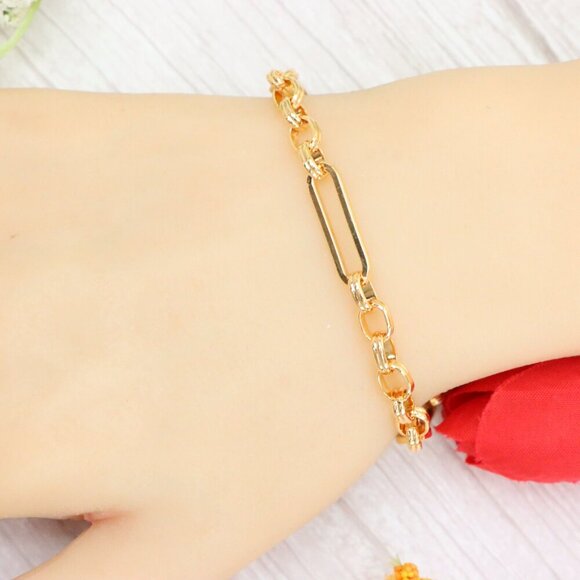 "Trendy Handmade Bracelet – A Thoughtful Gift for Girls & Women | UNVRC1512 - Picture 6 of 10